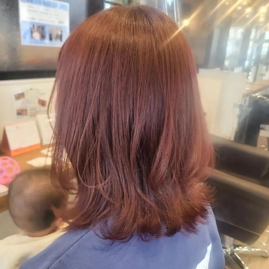 ミディアム カラー ベージュカラー ブリーチ ブリーチなしカラー ピンクカラー ピンクベージュ カット ヘアカラー トリートメント 関口 友菜のヘアスタイル