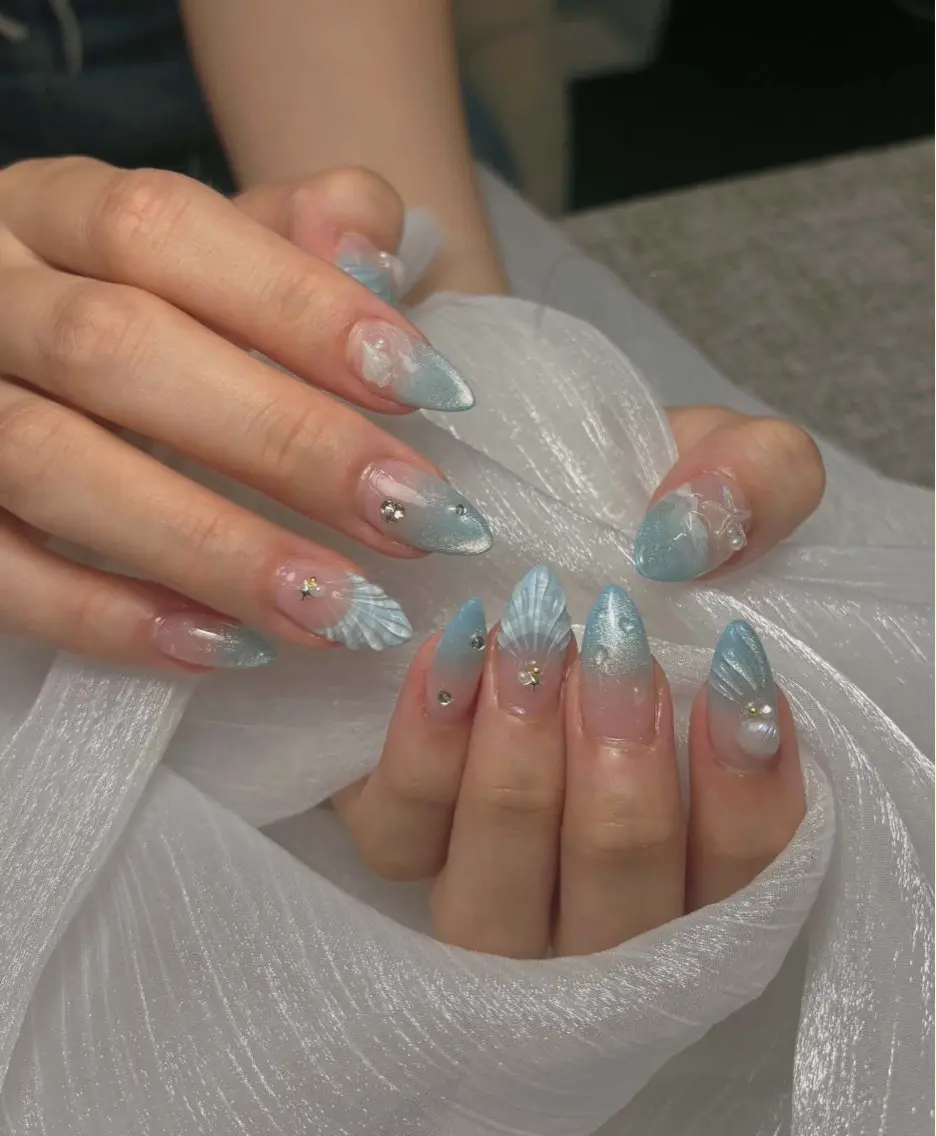 ネイル アートネイル ボルドー フレンチネイル ジェルネイル 氷ネイル・うるうるネイル ハンドネイル Julie NailSalonのネイルデザイン