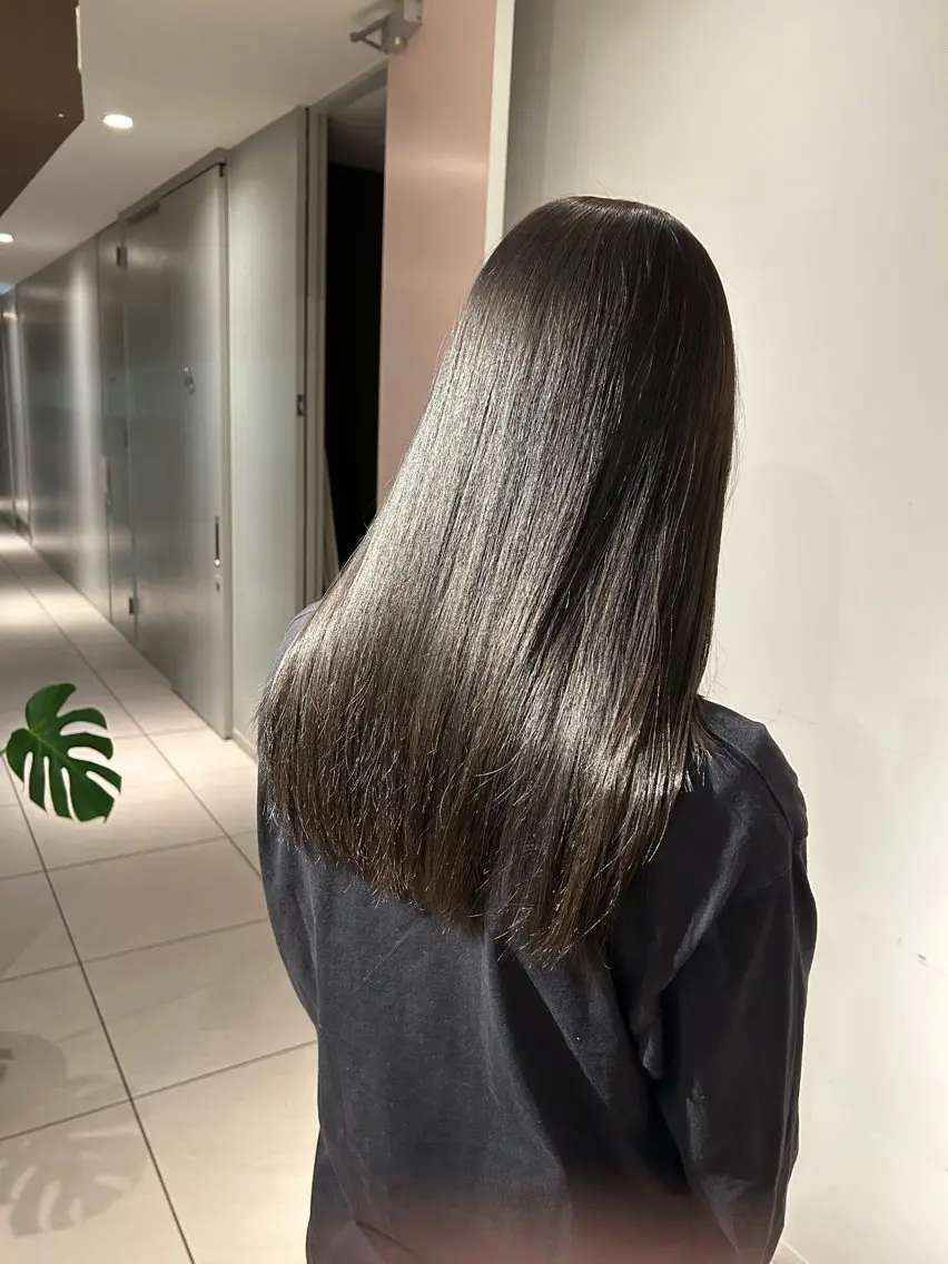 うる艶髪質改善ストレート✨🧚＋カット✂️の写真
