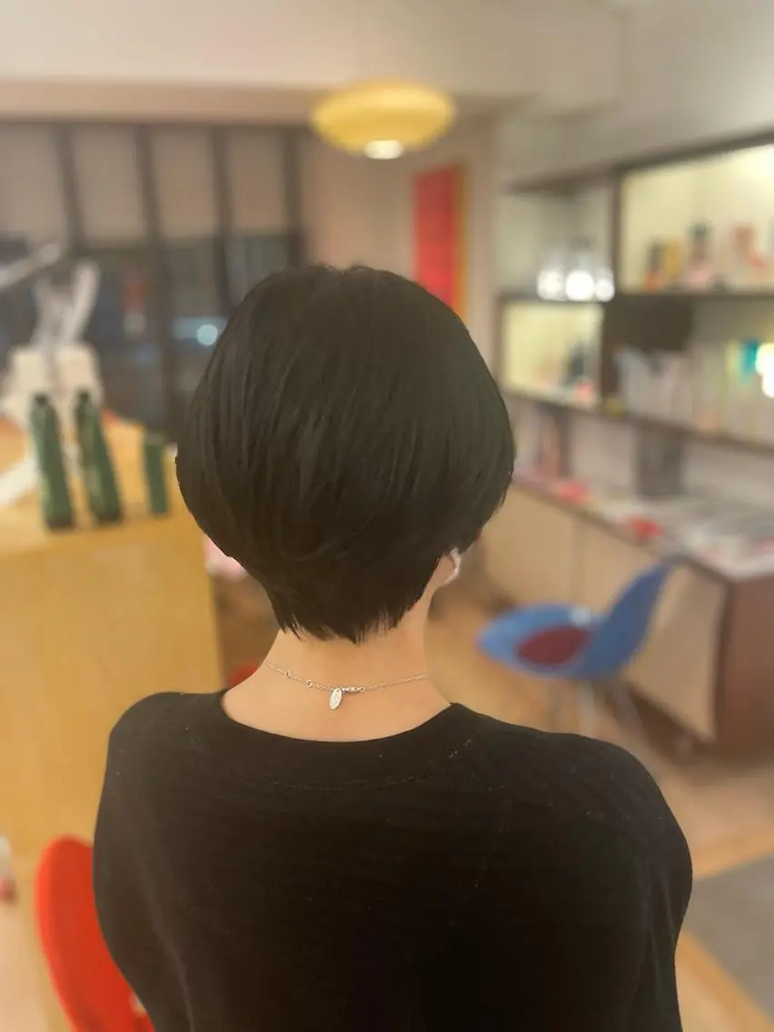1日1名様限定💡 学生限定！ 当日予約大歓迎！！！       カットモデル✂︎     ショートスタイルの写真