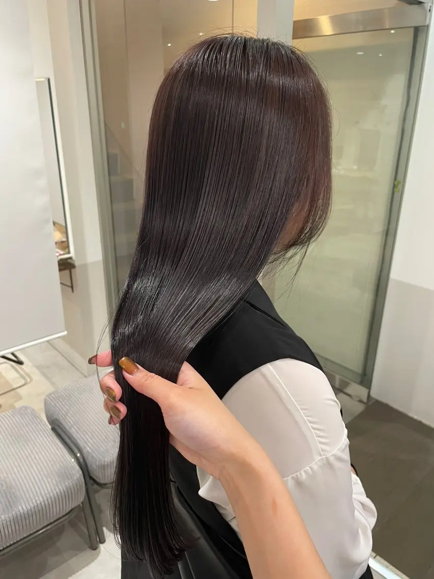【ご新規様〜4月土日限定】💡酸性ストレート+カットの写真