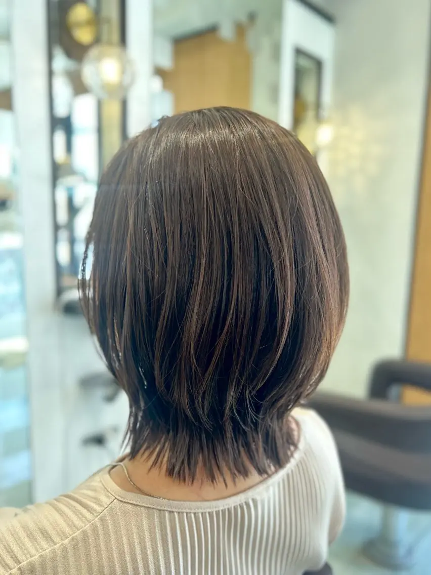 ミディアム ミディアムレイヤー くびれヘア レイヤーカット カット ヘアカラー トリートメント 花澤 文子のヘアスタイル