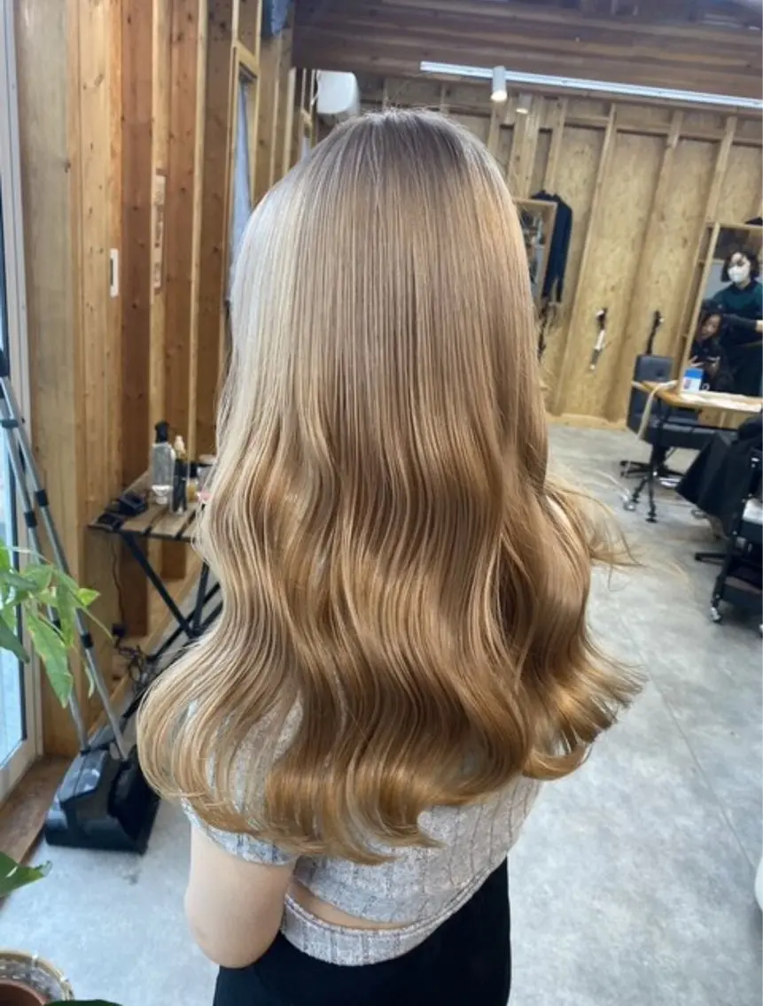 カラー ⛅️柔らかハイトーン ×モテ艶🍒ももかのヘアスタイル