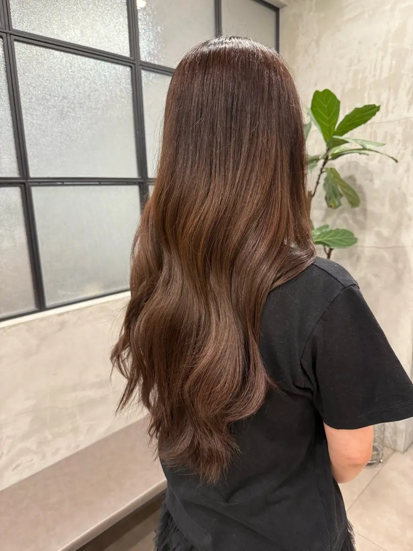 ロング 山田 紗穂のヘアスタイル