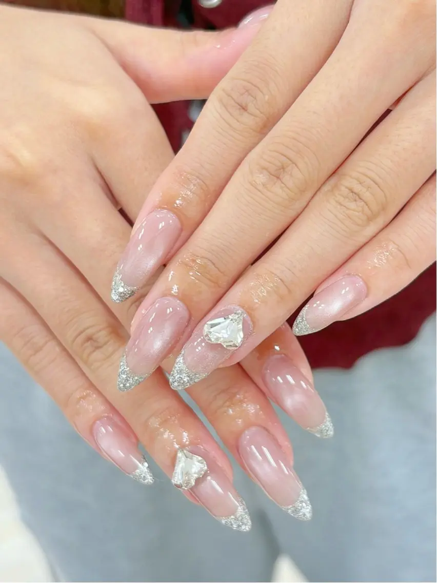 ネイル フレンチネイル ガラスフレンチ Lueur 千葉ネイルサロンのネイルデザイン