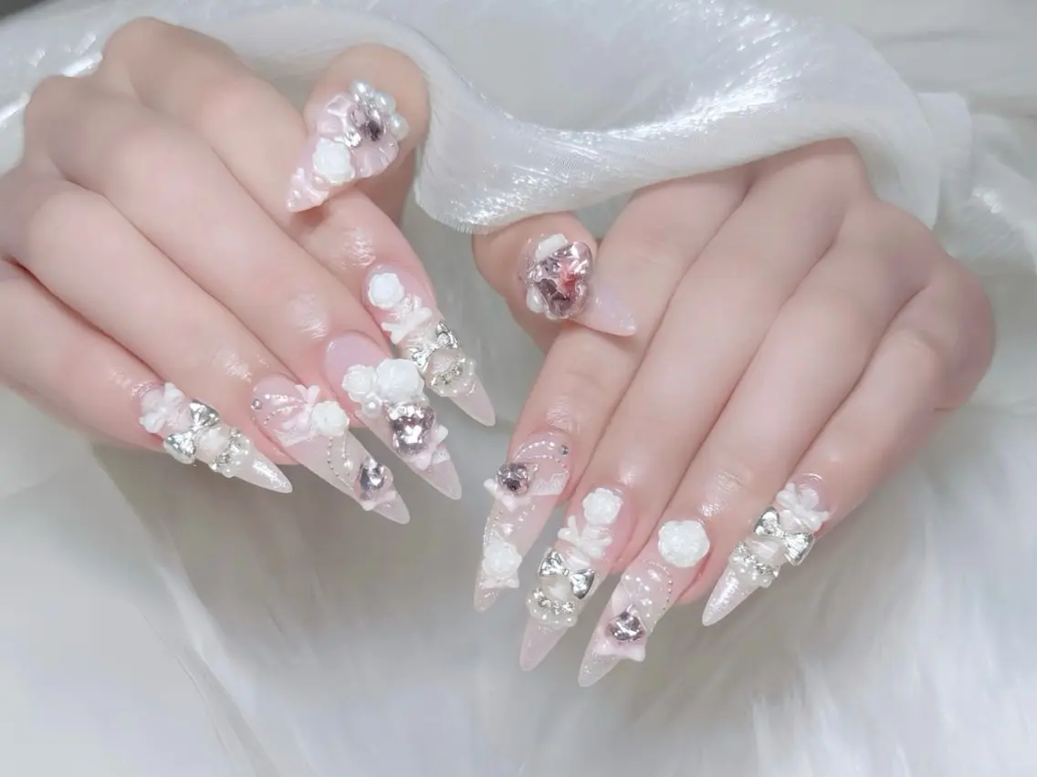 ネイル 韓国ネイル マグネットネイル 持ち込み ニュアンスネイル シンプルネイル ハンドネイル Huyn Nail Shinjyukuのネイルデザイン