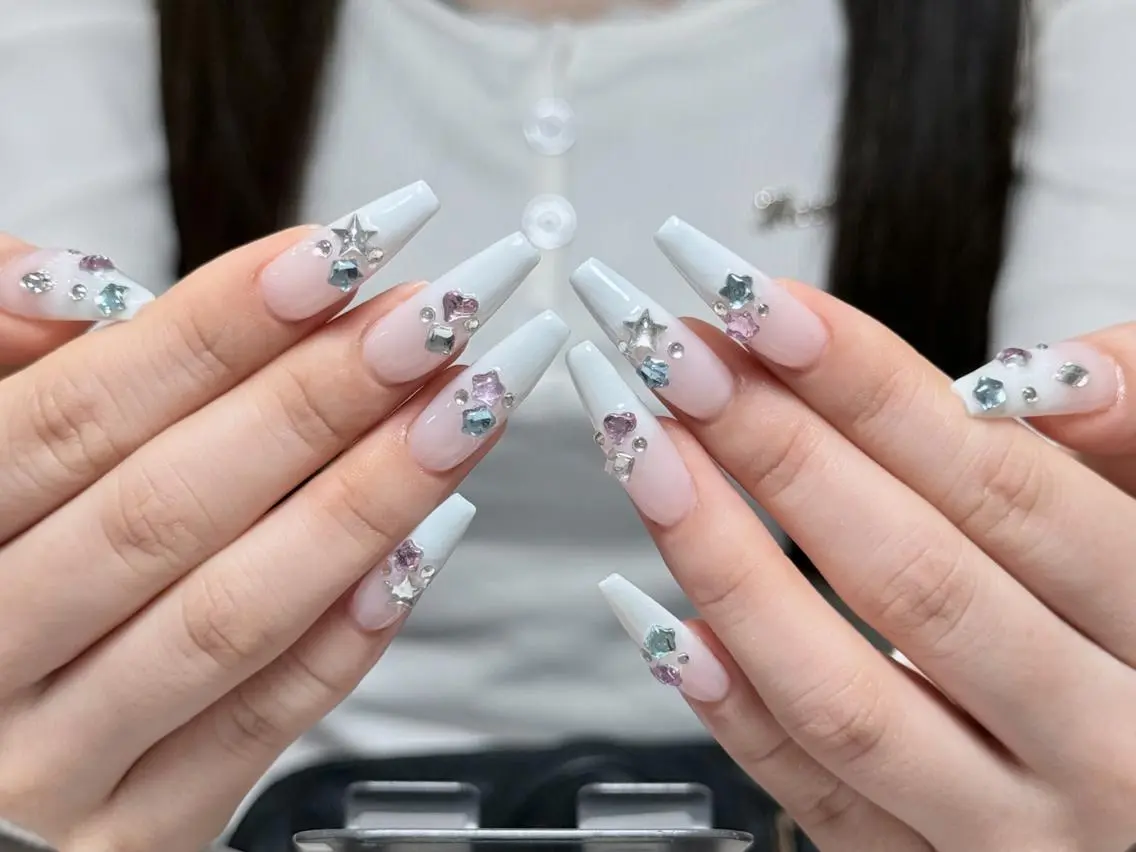 ネイル ボルドー チークネイル 長さ出し フレンチネイル ジェルネイル Mio💖Belle Nail Salonのネイルデザイン