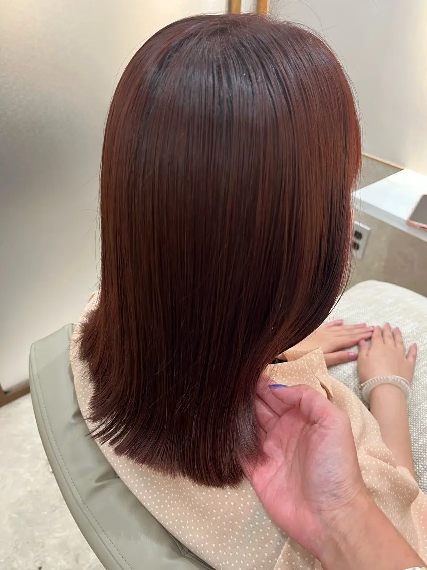 ミディアム カラー 外ハネヘア カット ヘアカラー トリートメント 原田 愛梨のヘアスタイル