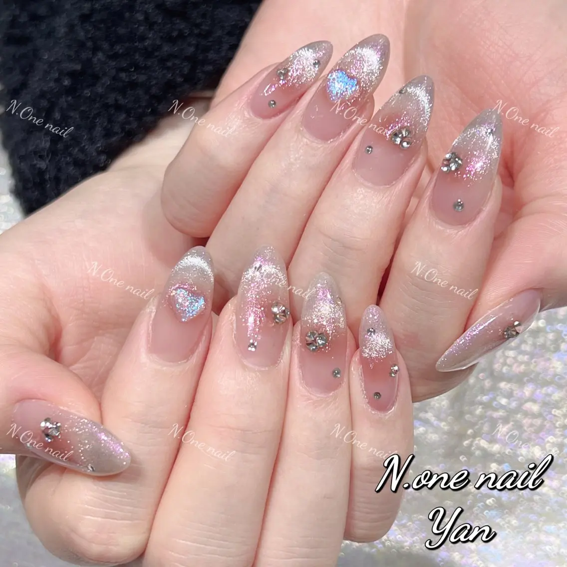 ネイル アートネイル グラデーション キラキラネイル ニュアンスネイル オフィスネイル ハンドネイル 長いだし/スカルプ/ パラシェルN.oneのネイルデザイン