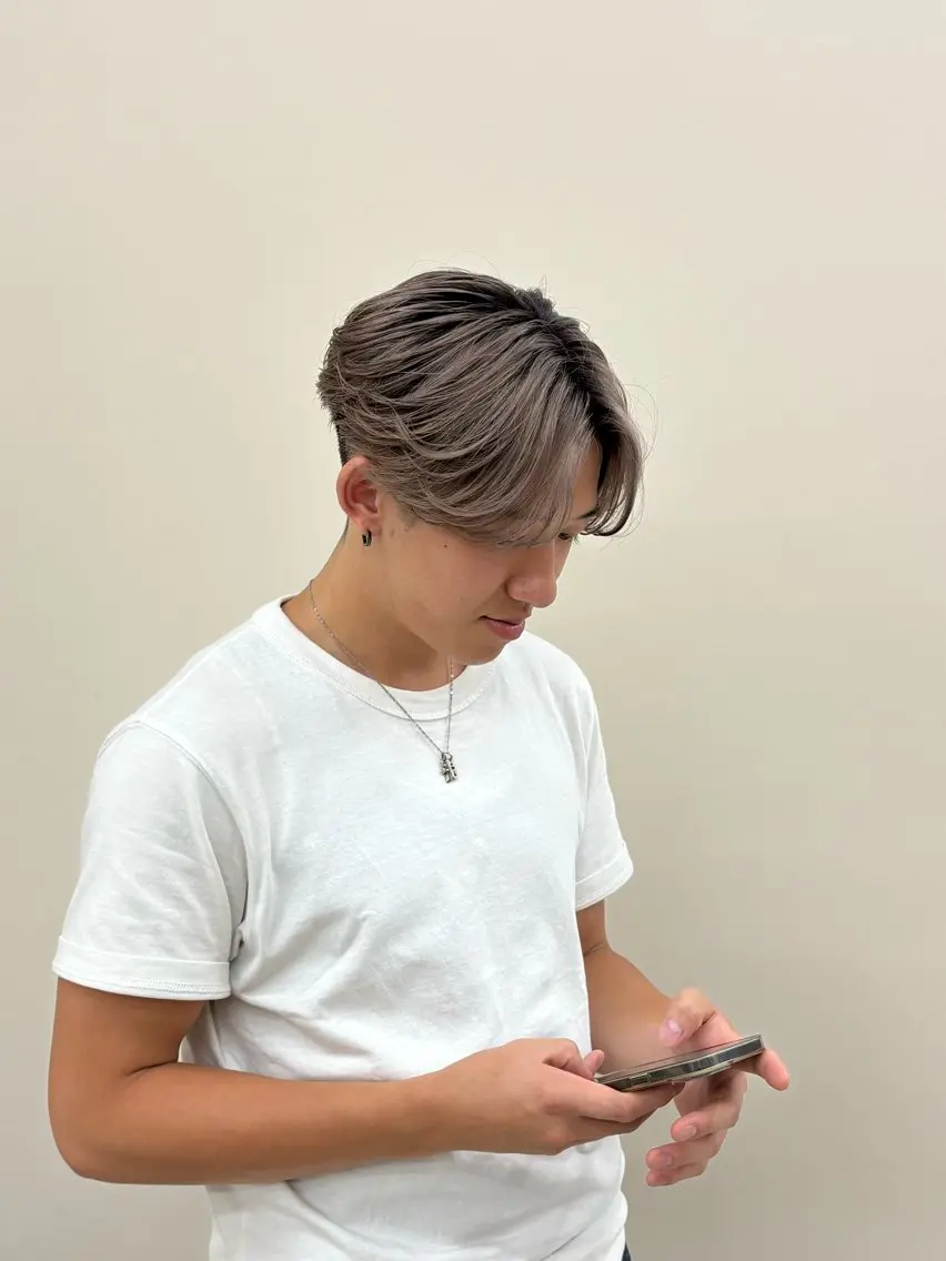 カラー メンズ メンズブリーチ メンズハイトーン ブリーチ ハイトーンカラー ヘアカラー Gigi Kazumaのヘアスタイル
