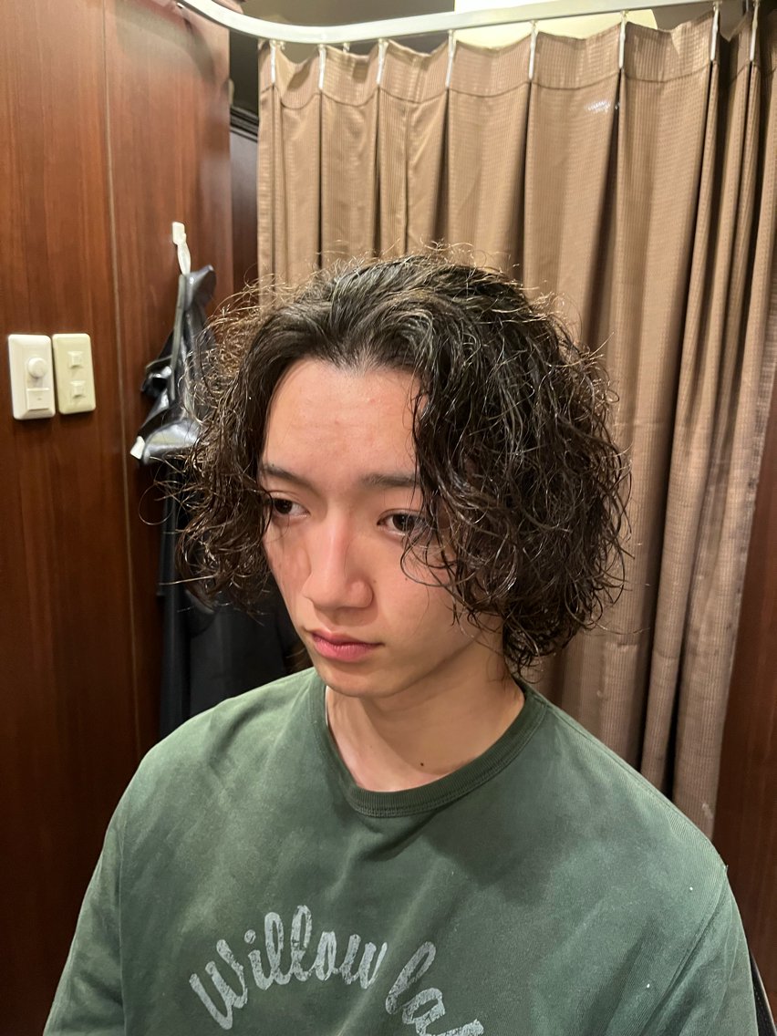 ミディアム パーマ メンズ ヒロ銀座川崎 志田健介のヘアスタイル