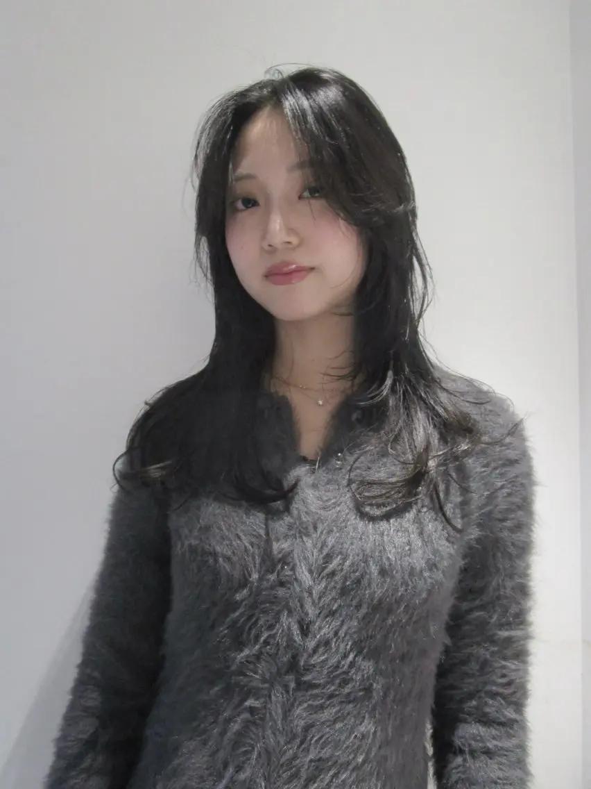 ロング カラー 黒髪 ナチュラルブラック レイヤーカット カット ヘアカラー トリートメント yu maのヘアスタイル