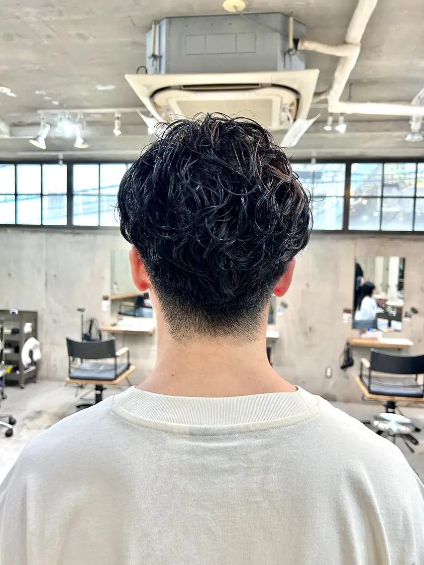 ショート パーマ メンズ メンズパーマ ツーブロック メンズパーマ ジンのヘアスタイル