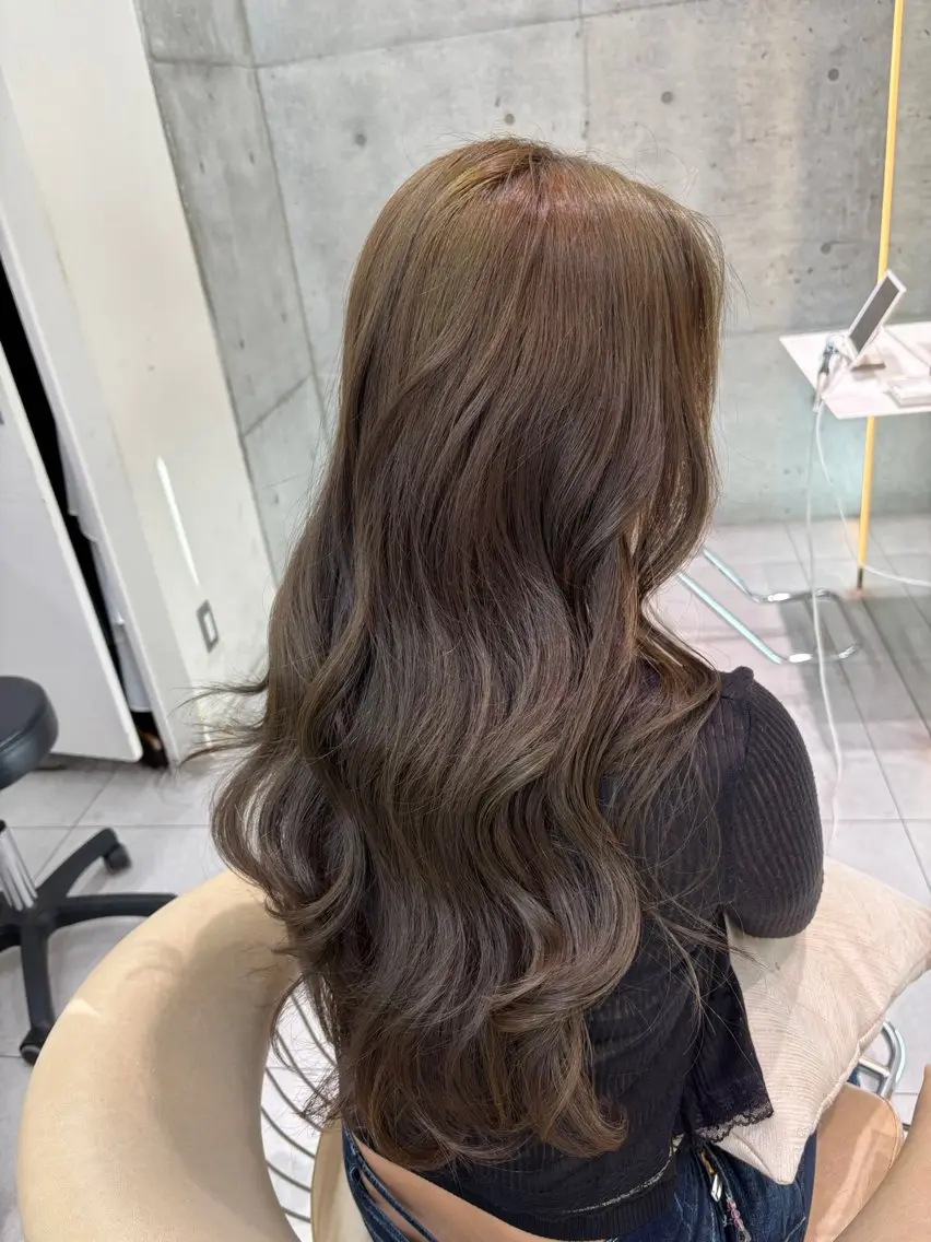 ロング カラー あいり／艶髪 、透明感カラー🩶のヘアスタイル