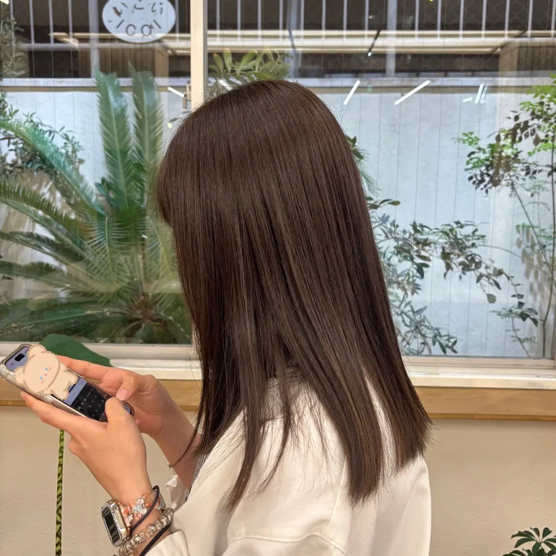 セミロング カラー ブラウンカラー オリーブブラウン ヘアカラー HIBIKI / 透明感カラーのヘアスタイル