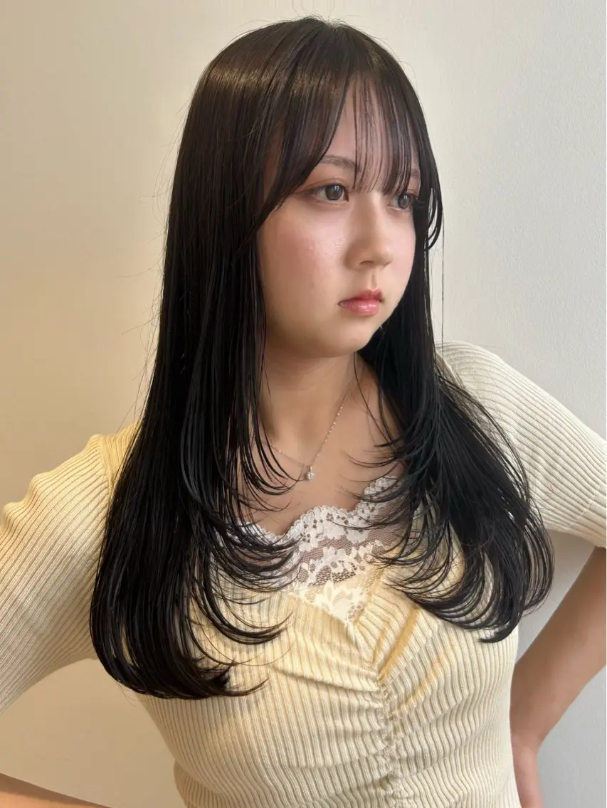 ロング カラー レイヤー/インナー カラー🦋ルイのヘアスタイル