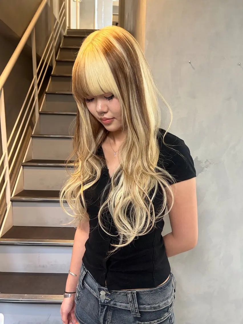 ロング カラー シールエクステ デザインカラー エクステ エクステ XENA 渋谷店のヘアスタイル