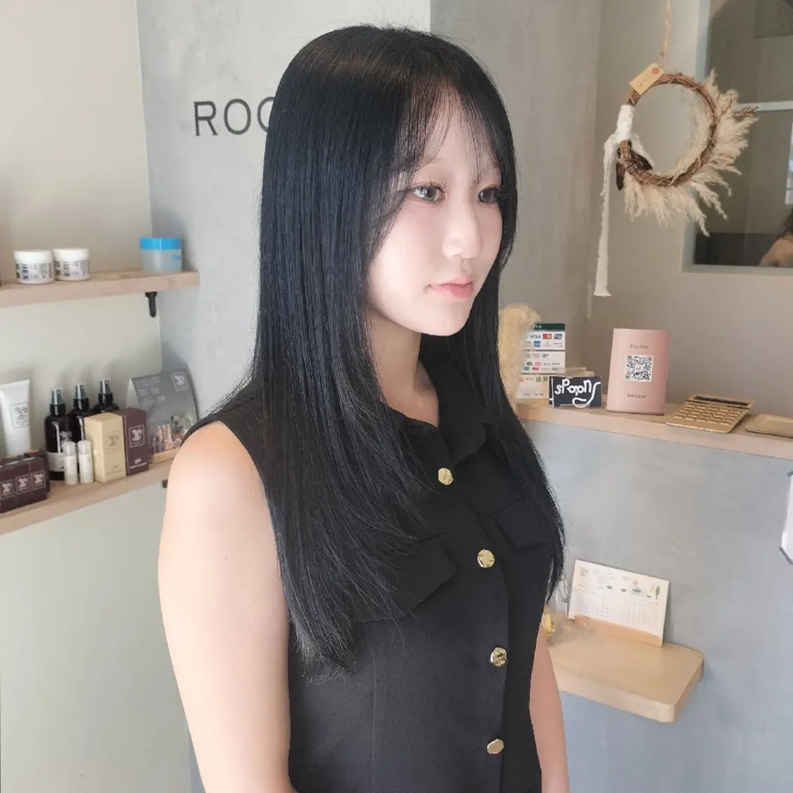 カラー HINAKO/ ROCCOのヘアスタイル