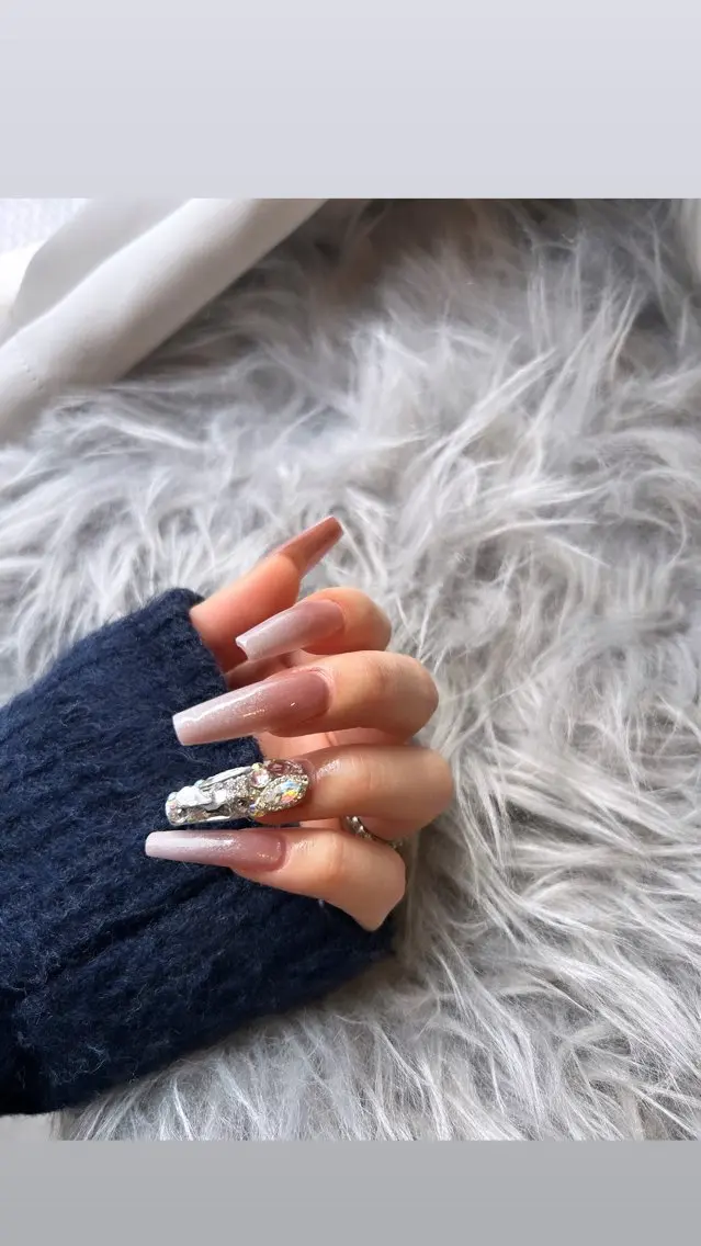 ネイル ストーンネイル Prettiest nailのネイルデザイン