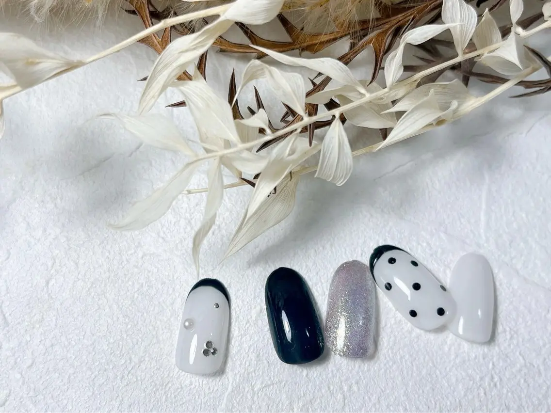 ネイル ドット フットネイル ジェルネイル パラジェル 夏ネイル ハンドネイル kiki nail &brow二子玉川の眉毛・アイブロウイメージ