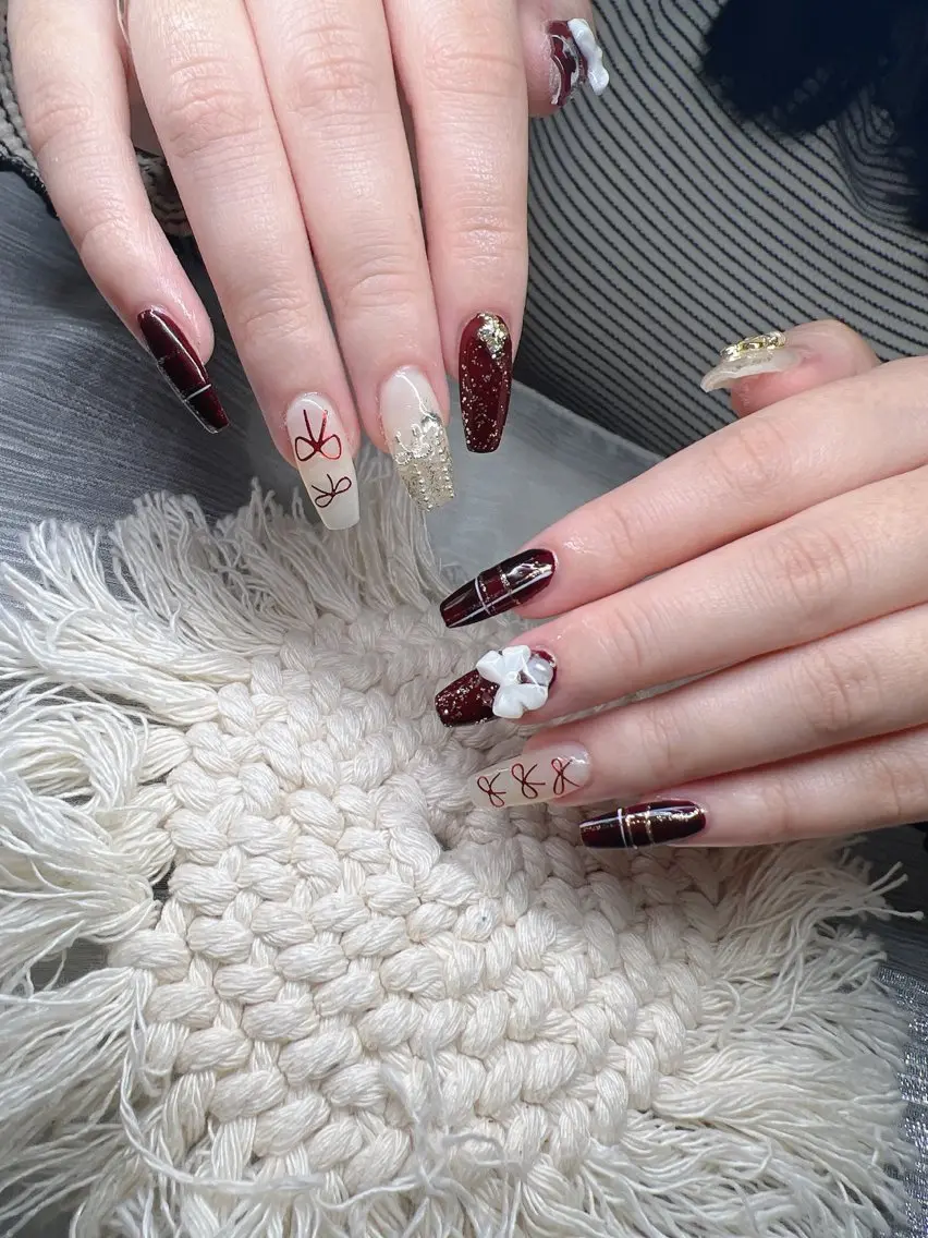 ネイル オーロラネイル チークネイル 長さ出し フットネイル フレンチネイル ハンドネイル Lee Nailsのネイルデザイン