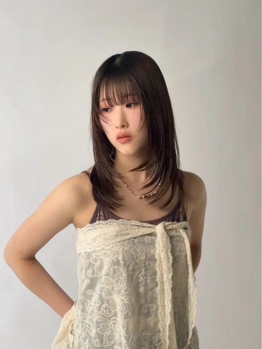 セミロング 顔まわりレイヤー 顔周りカット レイヤーカット 米谷 理玖のヘアスタイル