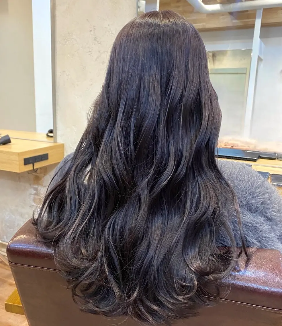ロング カラー グレージュ ラベンダーカラー ラベンダーグレージュ ラベンダーグレー マンツーマン 美容師💚コウブチのヘアスタイル