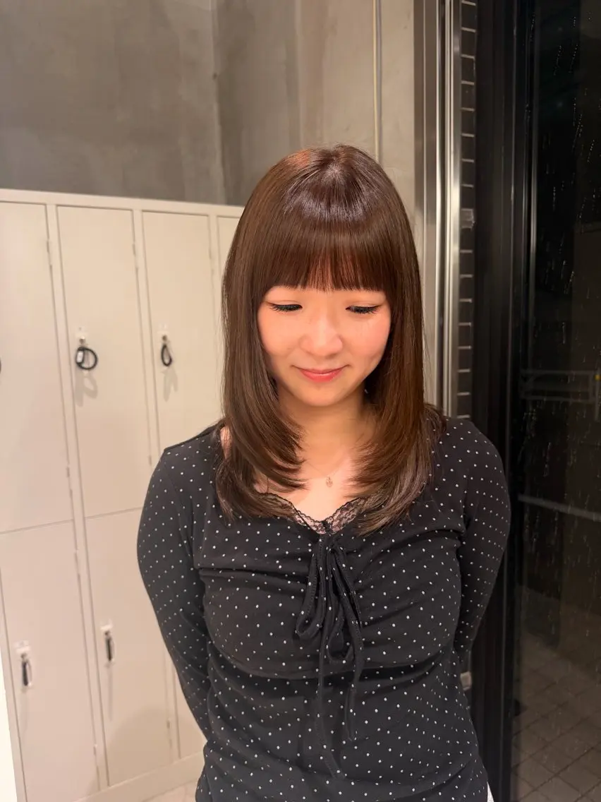 ミディアム レイヤーカット カット ヘアカラー ホリグチ ルナのヘアスタイル