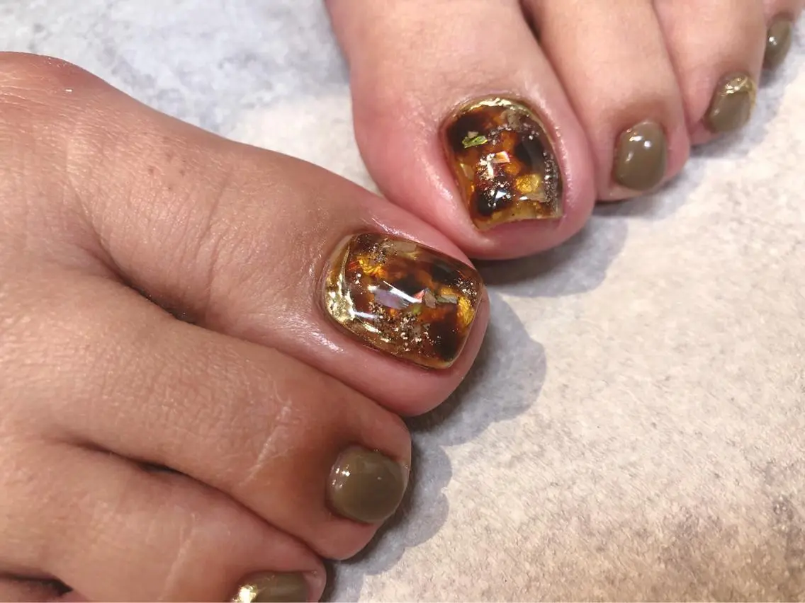 ネイル べっ甲ネイル フットネイル おそろいネイル ハンドネイル ハンドケア FASTNAIL PLUS 新宿店のネイルデザイン