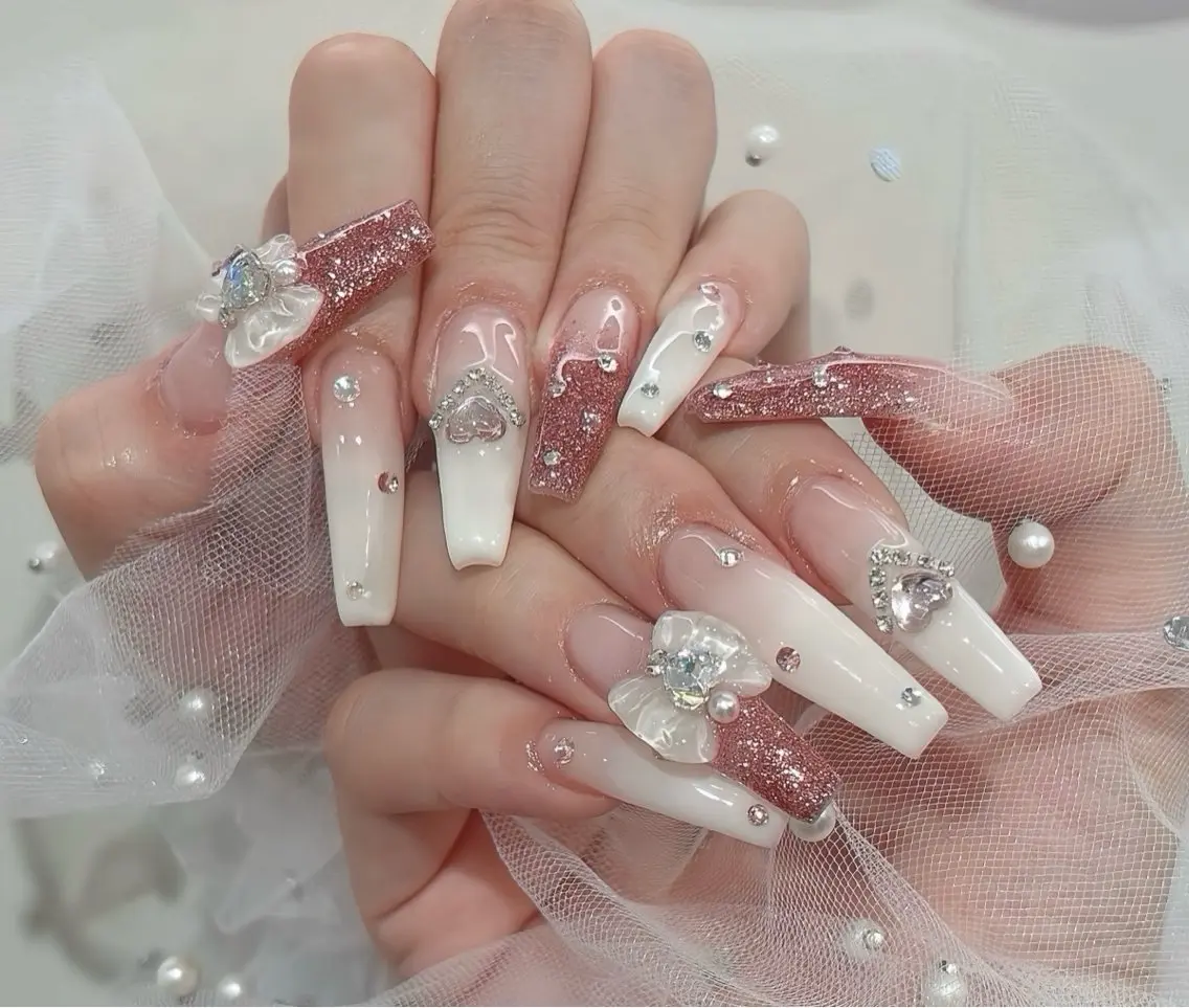 ネイル オーロラネイル チークネイル 桜ネイル クリアネイル ドット ハンドネイル Rin Nail Shinokuboのネイルデザイン