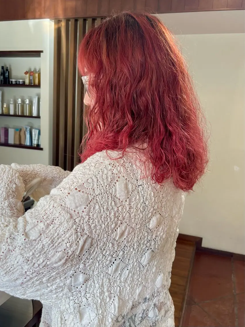 ロング カラー グラデーションカラー レッドカラー カット ヘアカラー トリートメント 田室 和幸のヘアスタイル