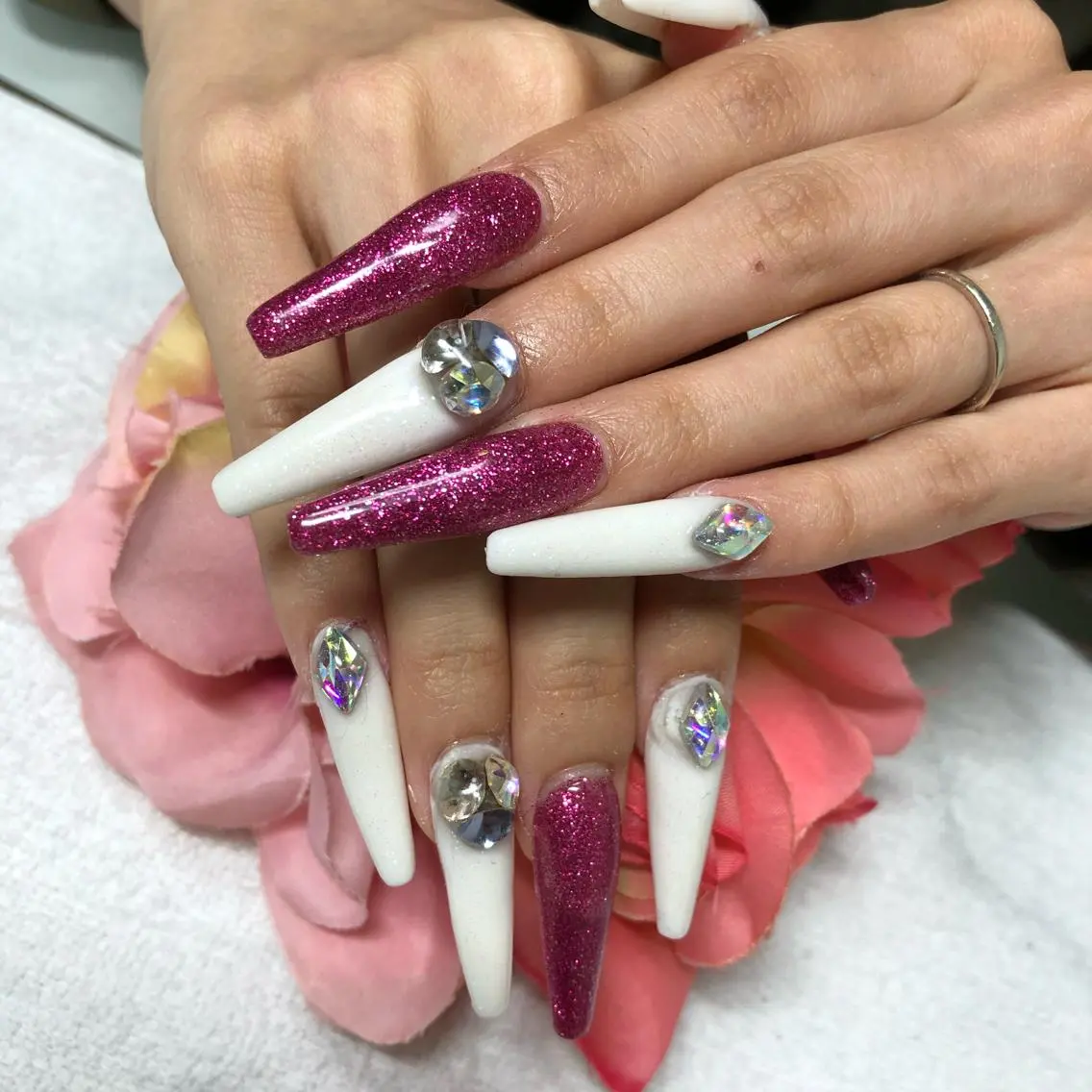 ロング ネイル ハンドネイル 《LB》ラブリエ Nail&eyeのマツエク・マツパデザイン