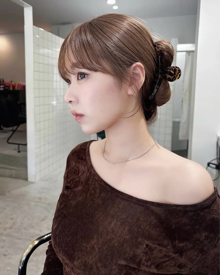 セミロング カット ヘアカラー 葉 /レイヤーカットのヘアスタイル