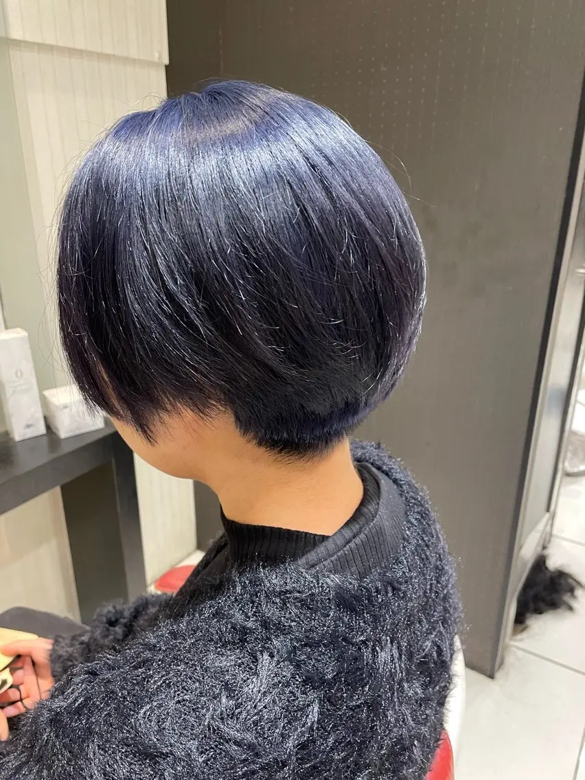 カラー ブリーチ ネイビーカラー 渡辺 広輝のヘアスタイル