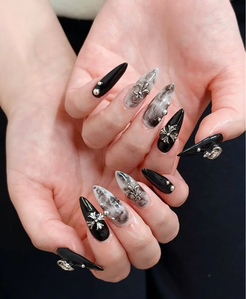 ネイル 長さ出し ガーリー キラキラネイル 韓国ネイル 水色 ハンドネイル ICE Nailsのネイルデザイン