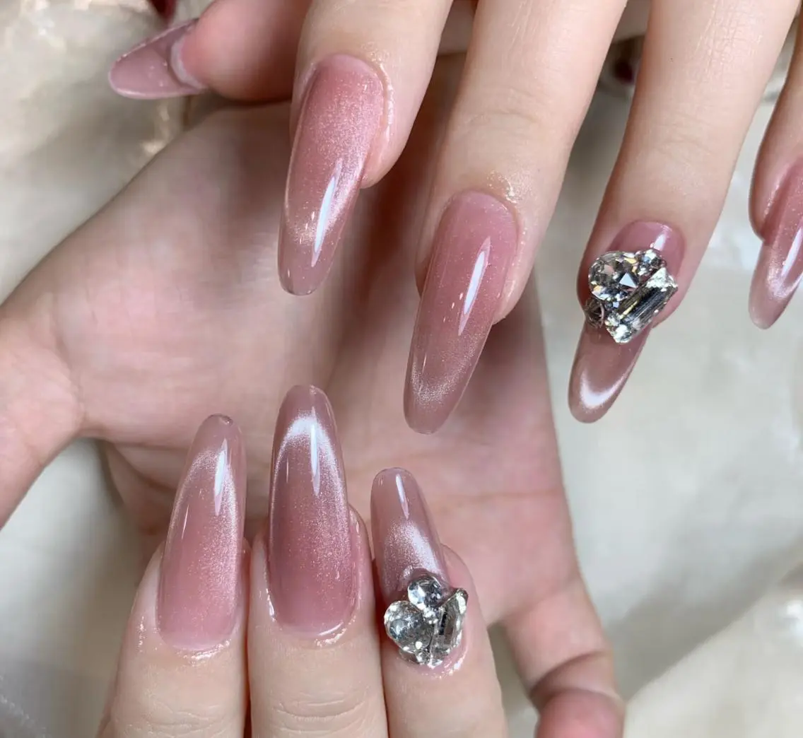 ネイル ハンドネイル エリ🫧 nail池袋東口のネイルデザイン