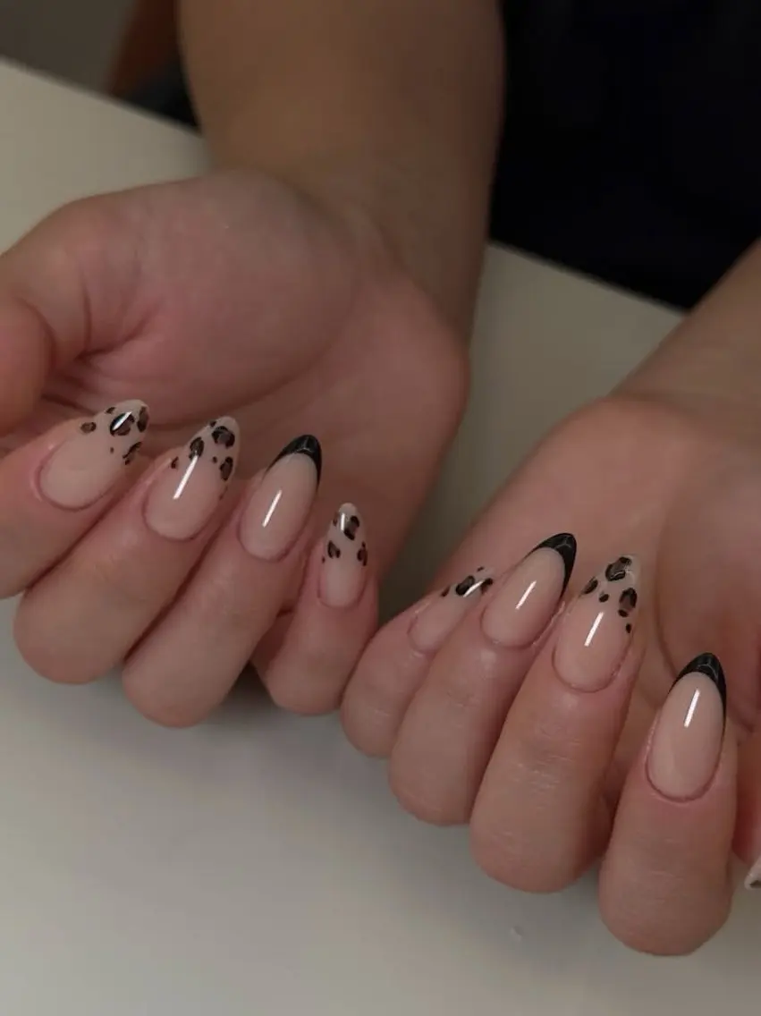 ネイル アートネイル フレンチネイル ジェルネイル キラキラネイル 韓国ネイル ハンドネイル ICE Nailsのネイルデザイン