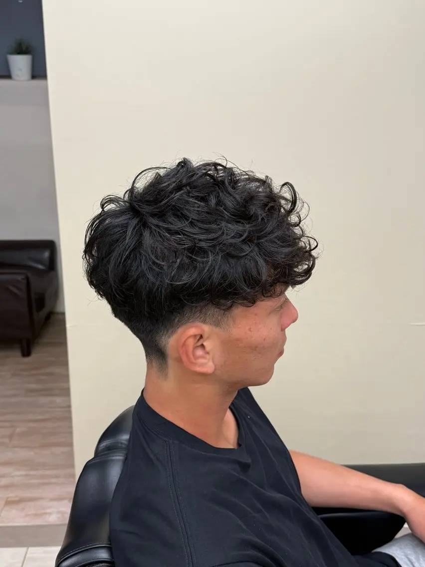 ショート メンズ メンズパーマ 刈り上げ カット ヘアセット フルハタヒロト 六本木理容師のヘアスタイル
