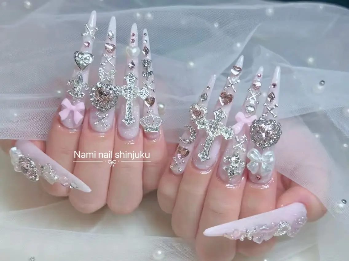 ネイル 長さ出し ガーリー 韓国ネイル ロングネイル 持ち込み ハンドネイル Nami nail salonのネイルデザイン