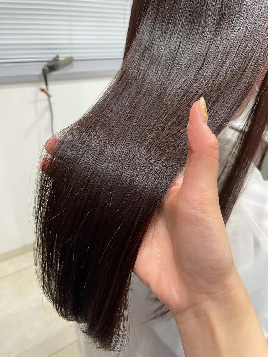 カット＋髪質改善ストレートパーマ（縮毛矯正）の写真