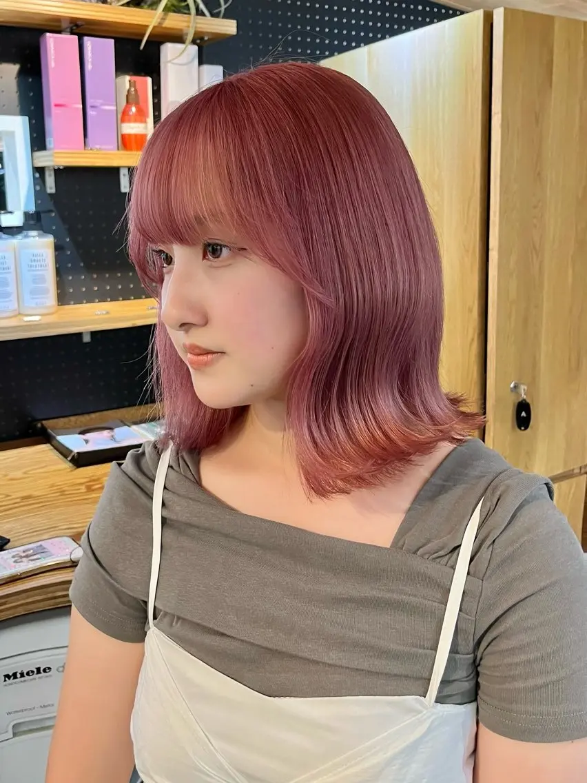 ミディアム カラー ヘアアレンジ ブリーチ カシス ピンクカラー 🫧透明感カラー/ ナルハ🫧のヘアスタイル
