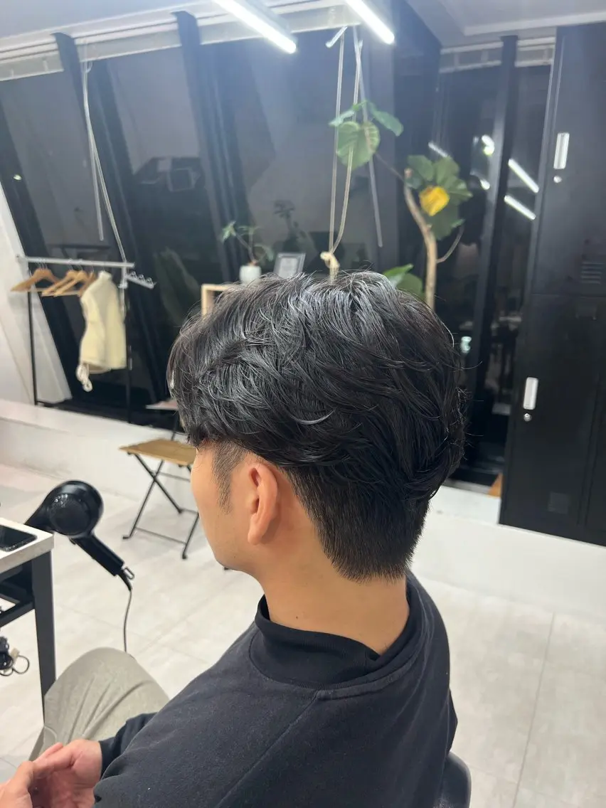 パーマ メンズ 小森聖奈 韓国風レイヤーカットのヘアスタイル
