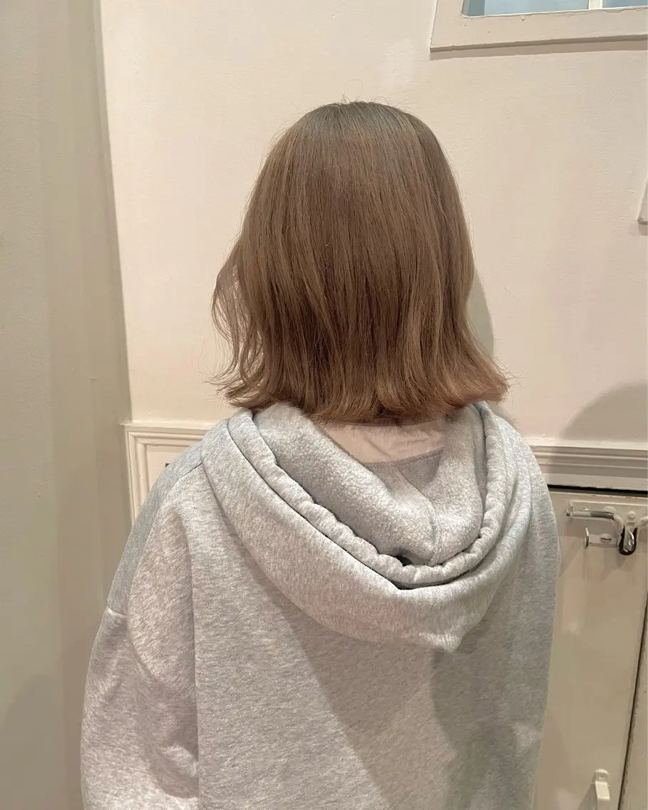 ショート カラー 向坂 亜美のヘアスタイル
