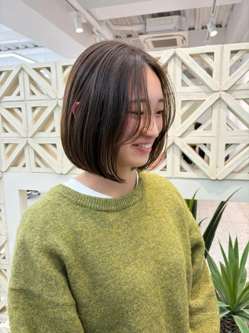 ショート カラー ベージュカラー 透明感カラー オリーブベージュ ボブ レイヤーカット カット ヘッドスパ 名駅/ショート/ボブ 透明感カラー/優里のヘアスタイル