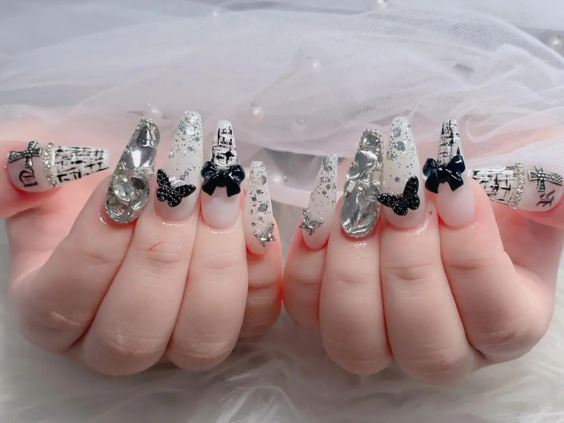 ネイル フレンチネイル ガーリー キラキラネイル ピンク 春ネイル ハンドネイル Hbaby nailのネイルデザイン