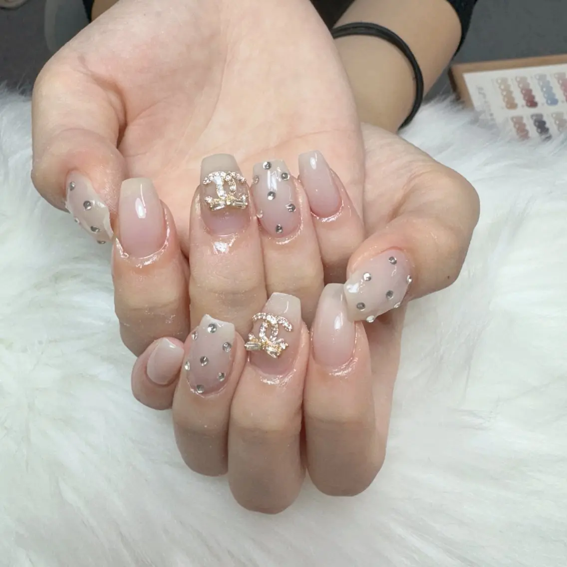 ネイル ハンドネイル 🎀nana🫧 ワンホンネイル🎀のネイルデザイン