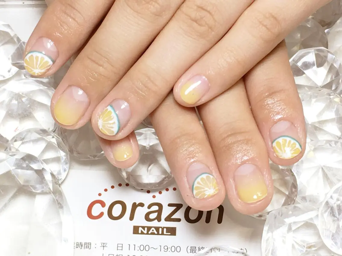 ネイル アートネイル クリアネイル グラデーション 黄色 ネイリスト aicoのネイルデザイン