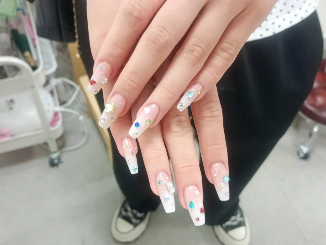 ネイル 長さ出し フットネイル フレンチネイル ジェルネイル ガーリー ハンドネイル ハンドケア Hana Bloom Nail💗YUIのネイルデザイン