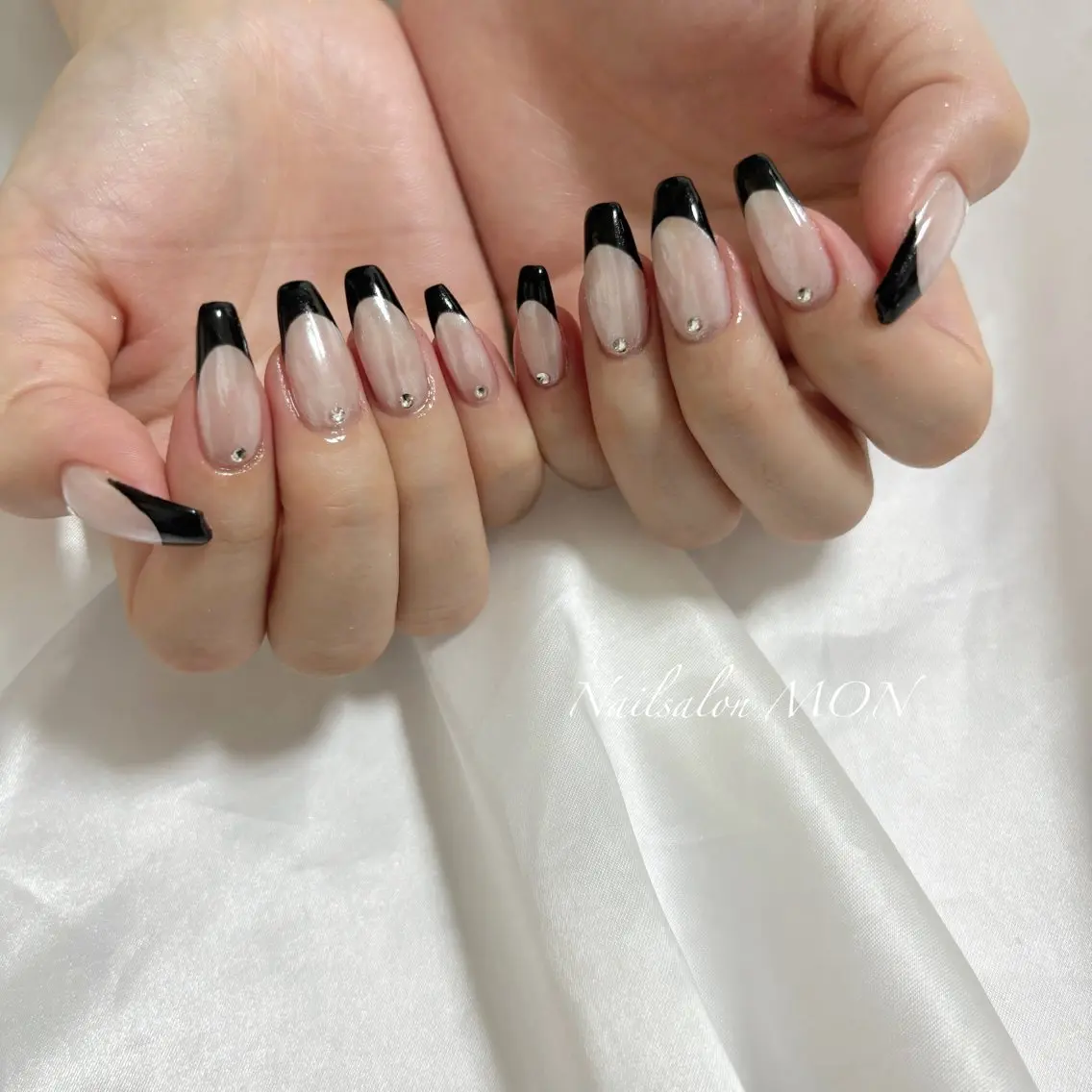 ネイル ストーンネイル ハンドネイル Nailsalon MONのネイルデザイン