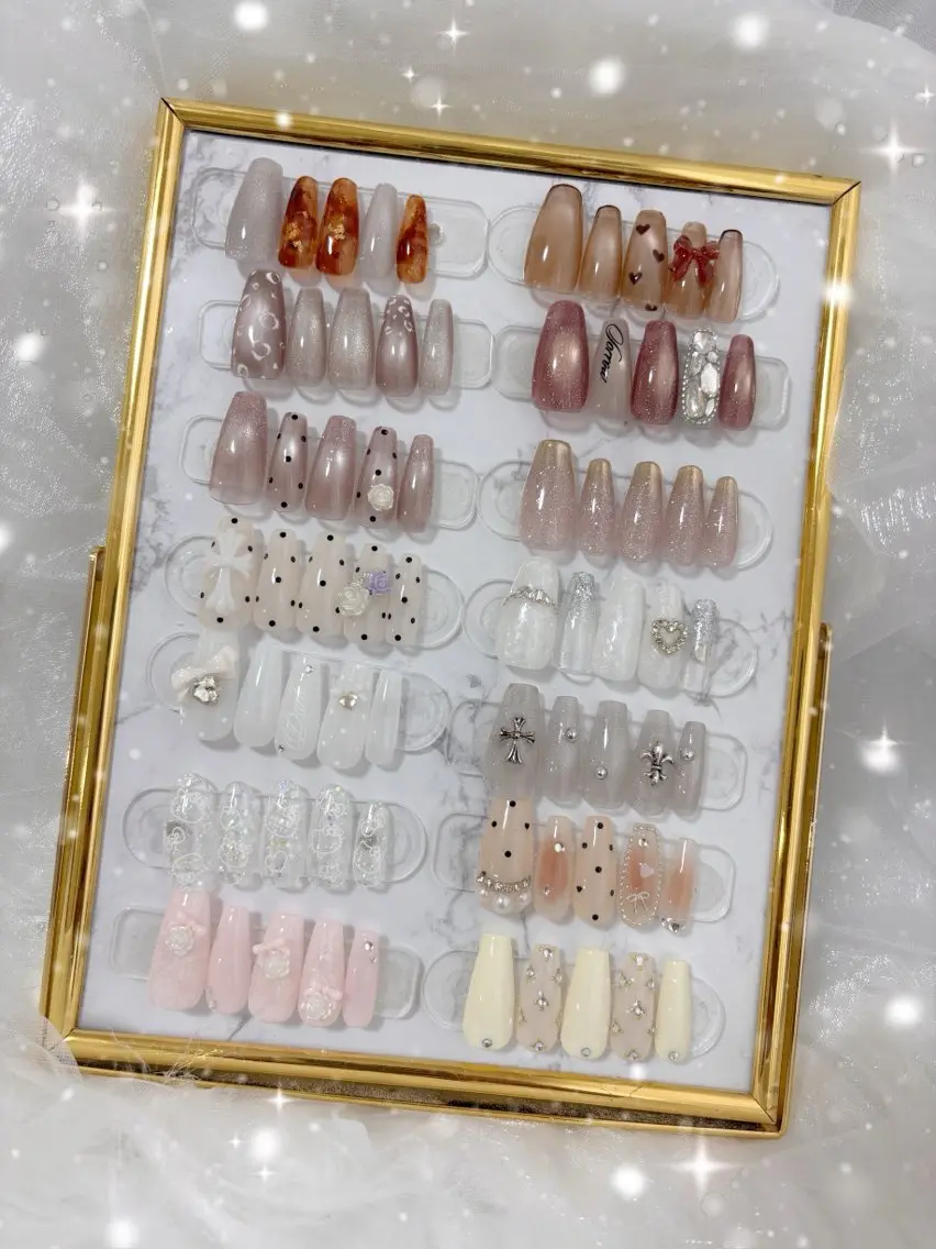 ネイル べっ甲ネイル ボルドー ブラウン ドット マグネットネイル ハンドネイル YM nailのネイルデザイン